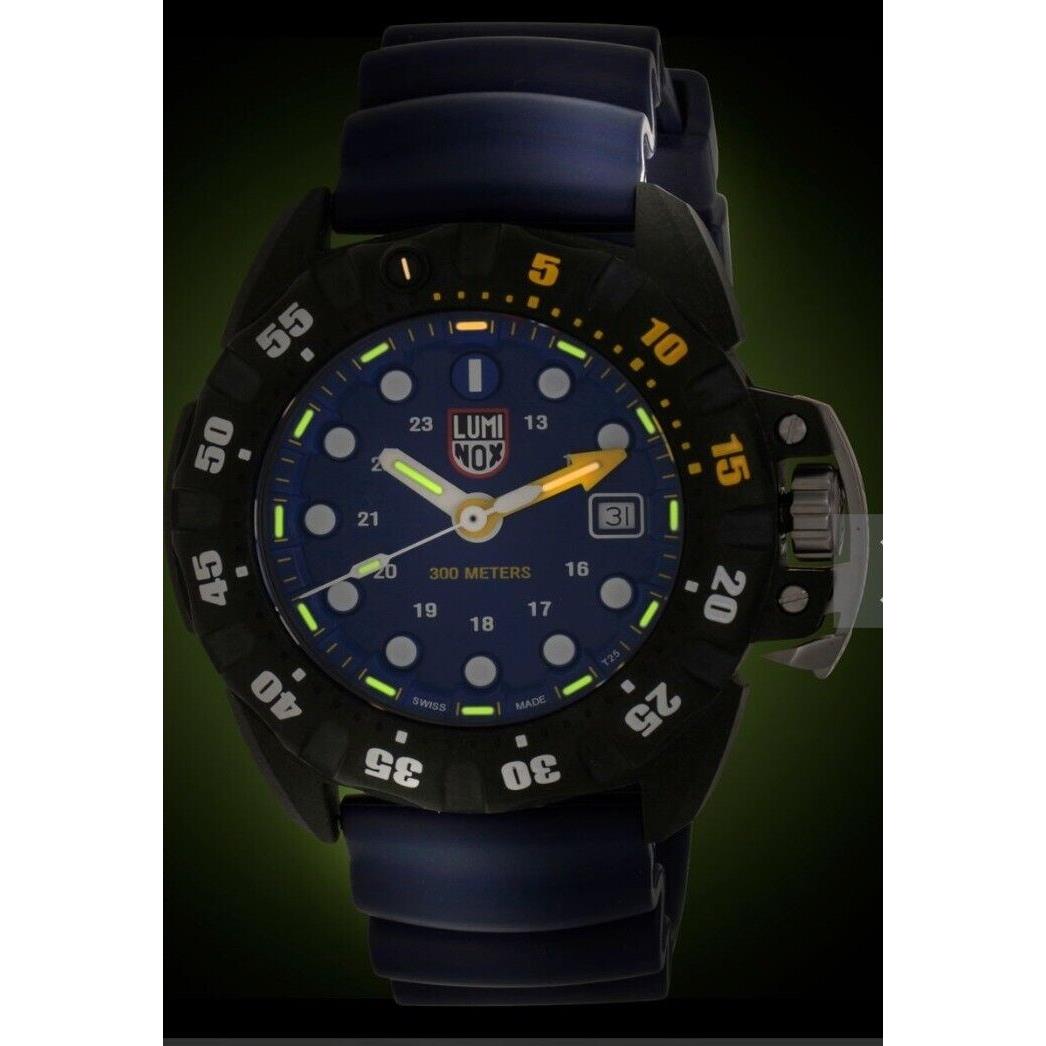 Luminox Scott Cassell Deep Dive Blue Quartz Men`s