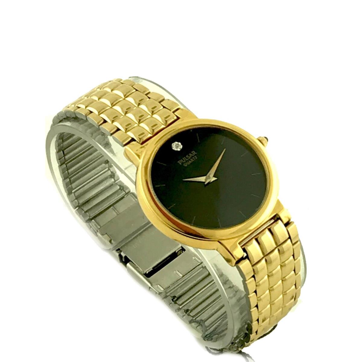 Pulsar v500-7A00 prr-004 Gold Tone Base Metal Bezel Stainless Steel Quartz Watch