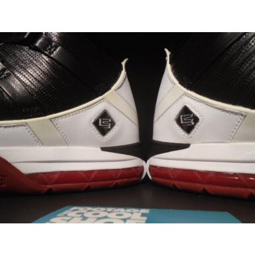 Nike shoes Zoom Lebron - White 1