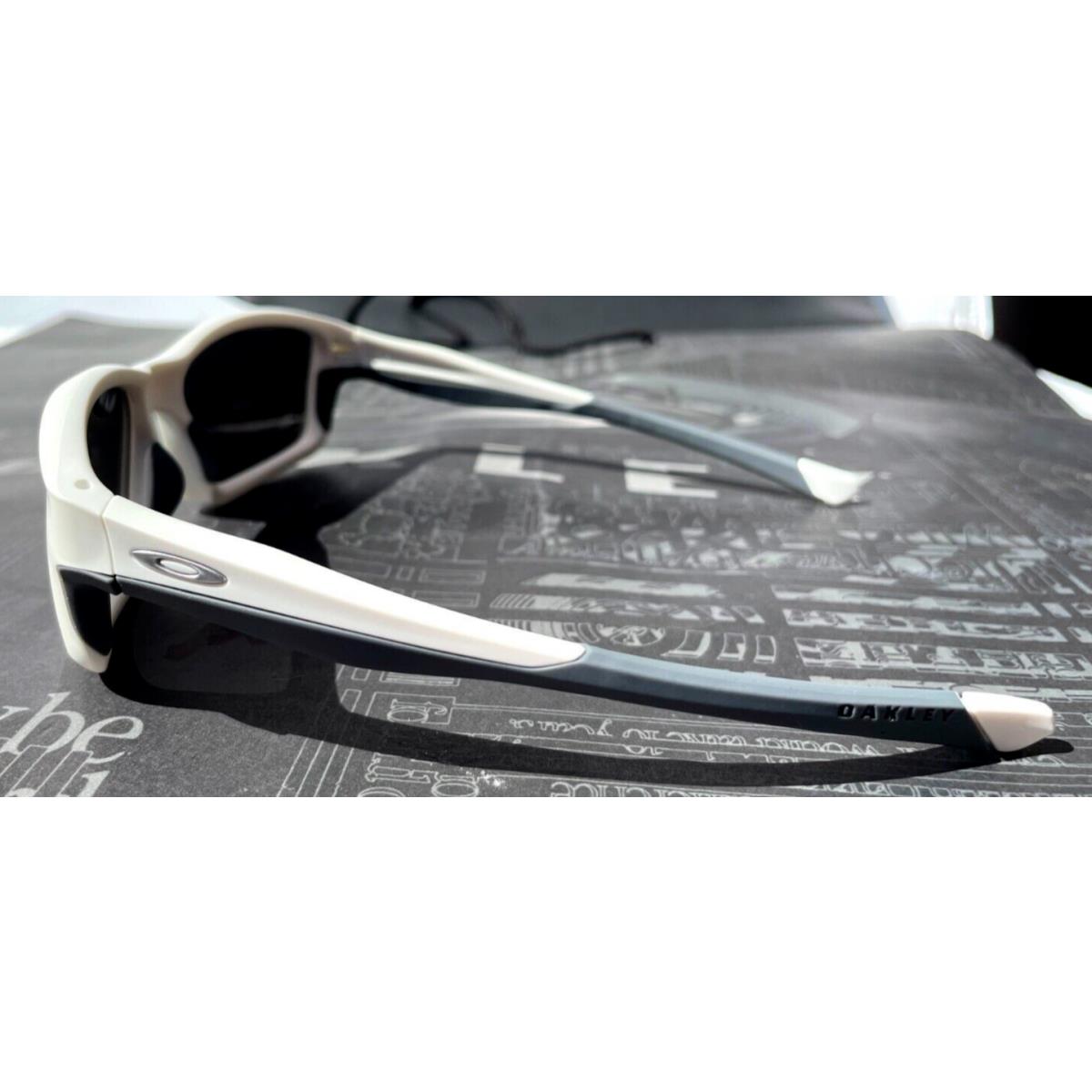 Oakley sunglasses Chainlink - White Frame, Red Lens