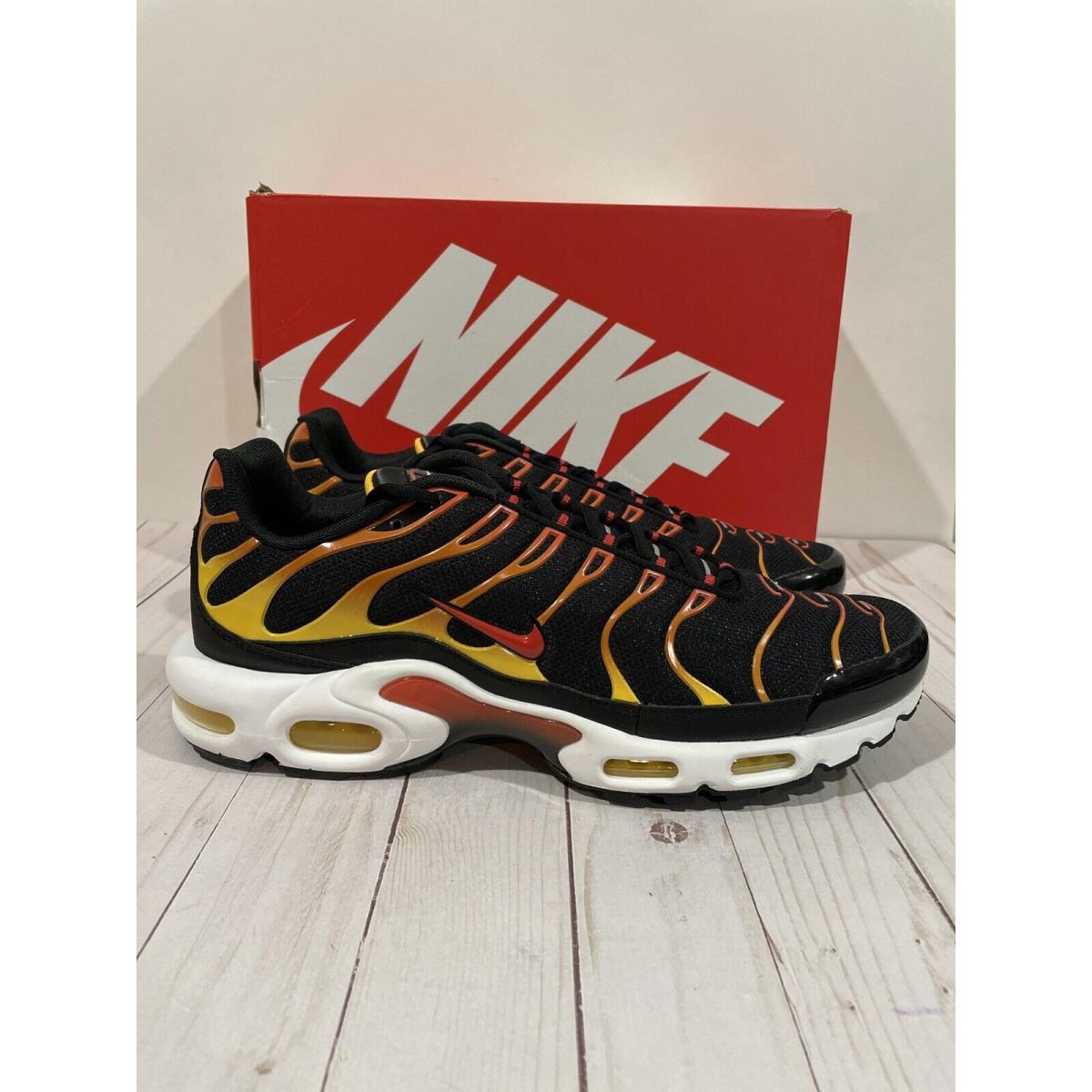 Nike Mens Air Max Plus Reversed Sunset Running Shoes DC6094-001 Size 8 Gym - Black, Manufacturer: Black/Cosmic Clay/Kumquat/Mystic Red