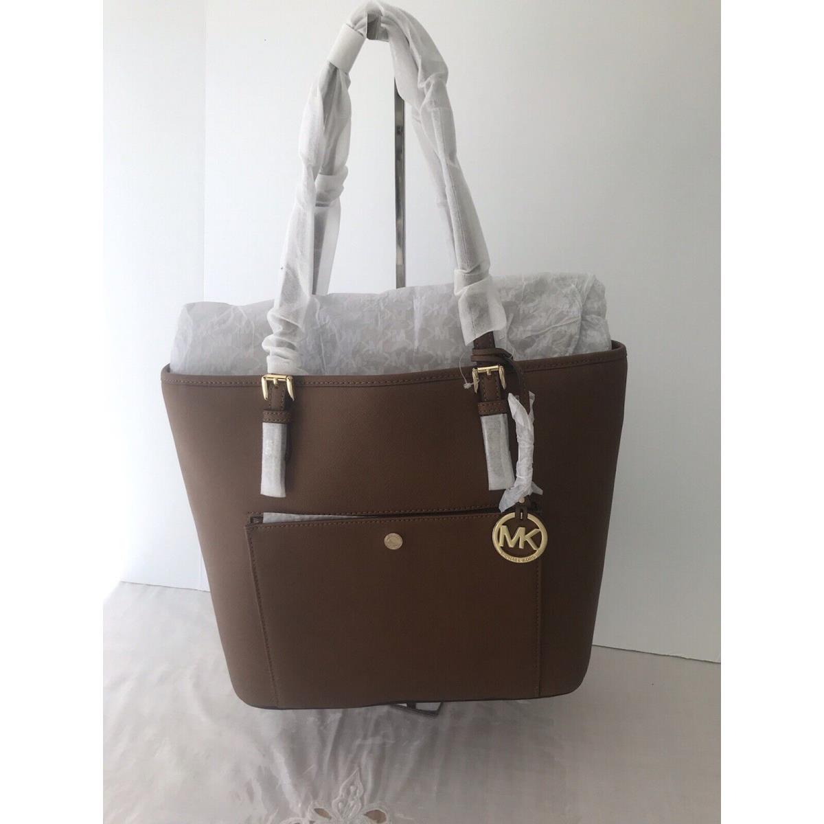 Michael Kors Jet Set Item LG Top Zip Snap Pckt Leather Tote in Luggage