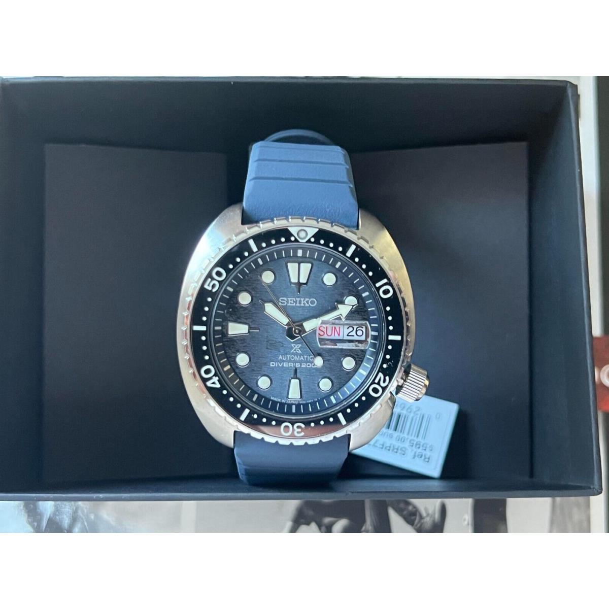 Seiko Manta Ray Gradient Blue Dial with Stamped Wave Pattern Blue Strap SRPF77