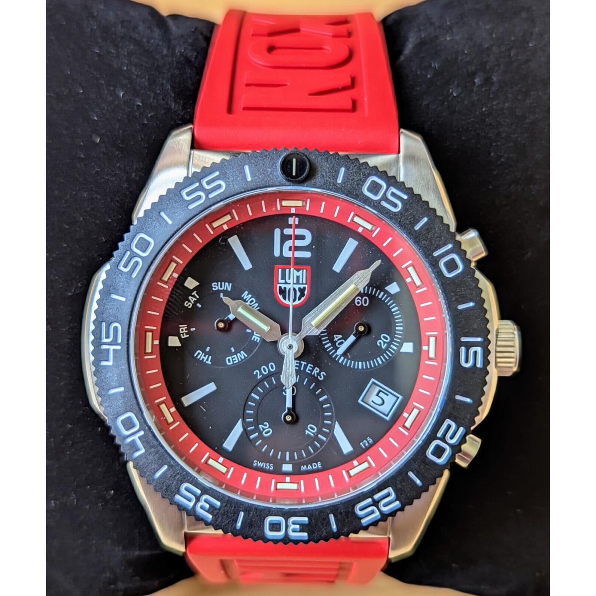 Luminox Pacific Diver Red Sapphire Black Dial Chronograph Men`s Watch XS.3155