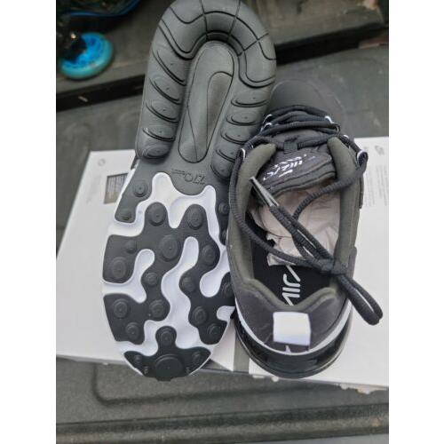 Nike shoes Air Max React - Black / White 2