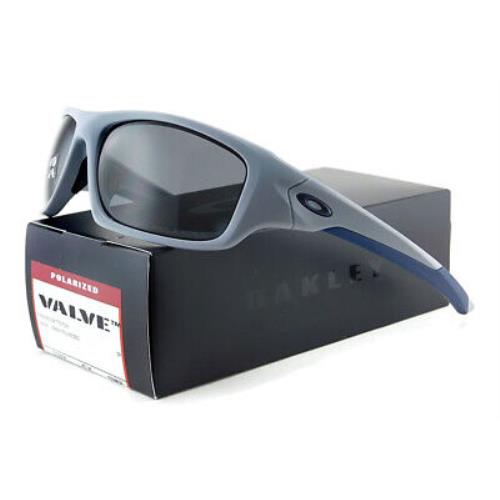 Oakley Valve Polarized Sunglasses 9236-05 Matte Fog / Grey Lens