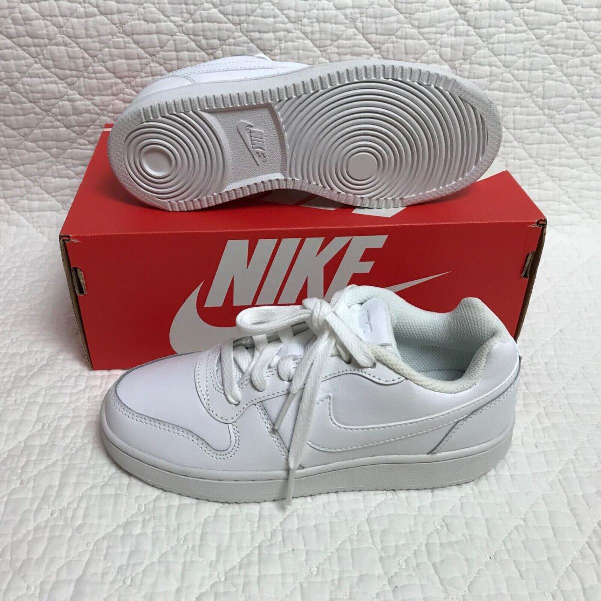 Nike shoes EBERNON - White 2