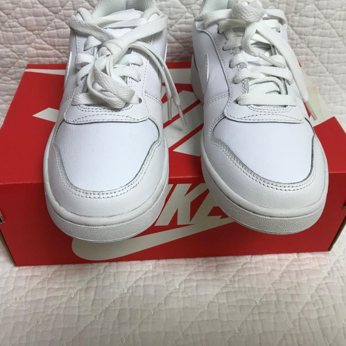 Nike shoes EBERNON - White 3