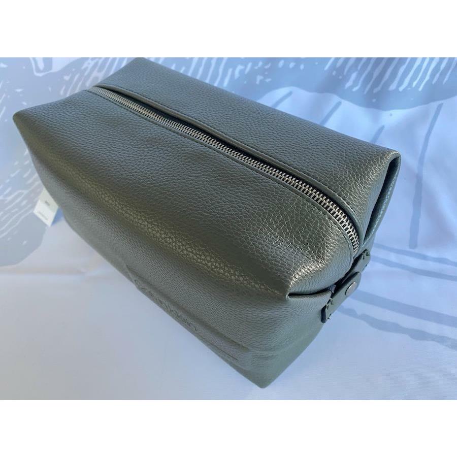 Calvin Klein Mens Saddle Green Leather Cosmetic Bag Dopp Kitt