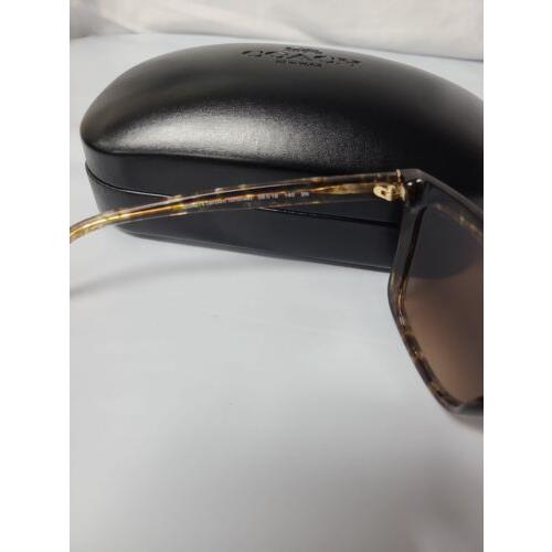 Coach Sunglasses HC8261 556274 Tortoise Brown Lens Fash Brands