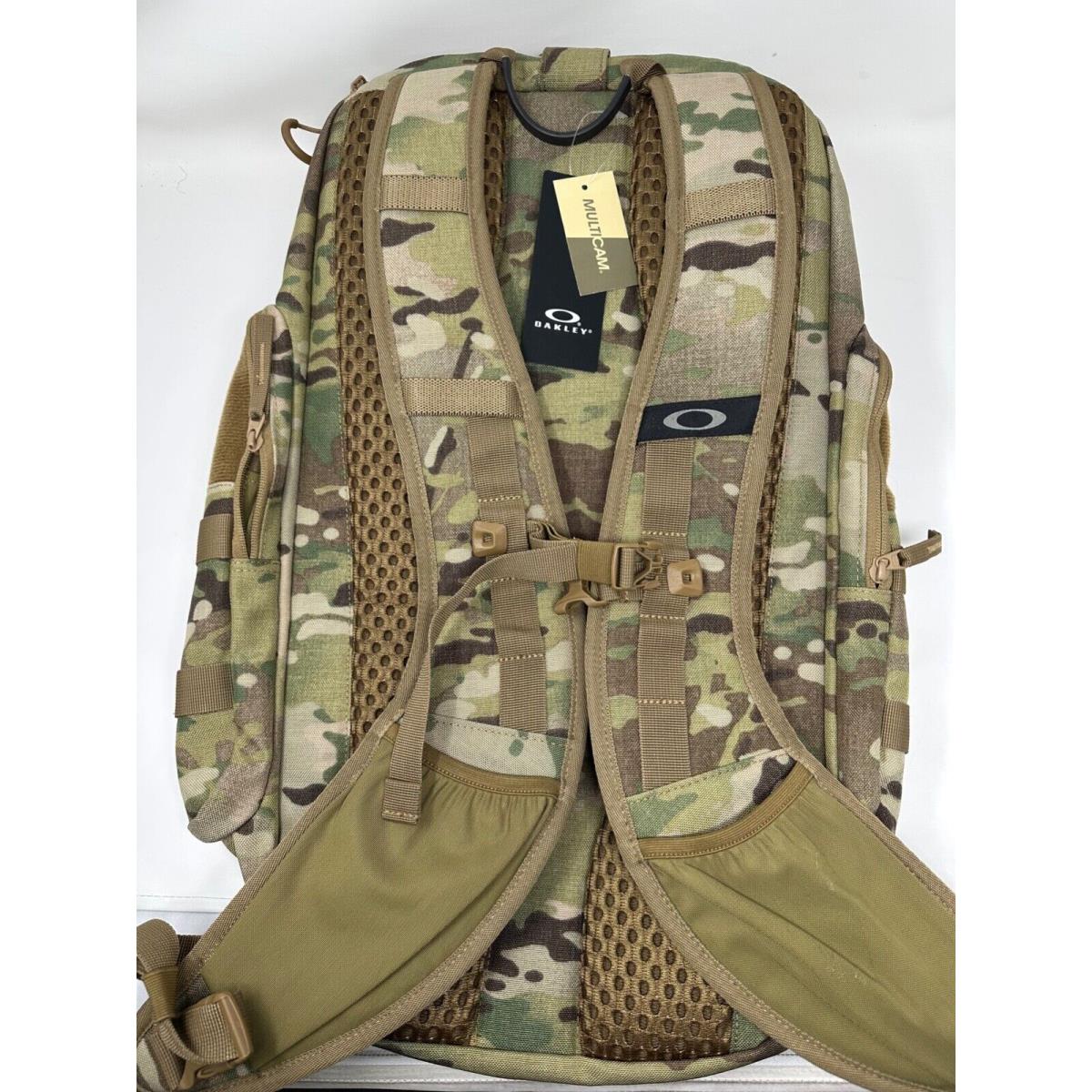 Oakley Link Pack Miltac  Backpack - Multicam | 700285657318 - Oakley bag  Kitchen Sink - Multicam | Fash Direct
