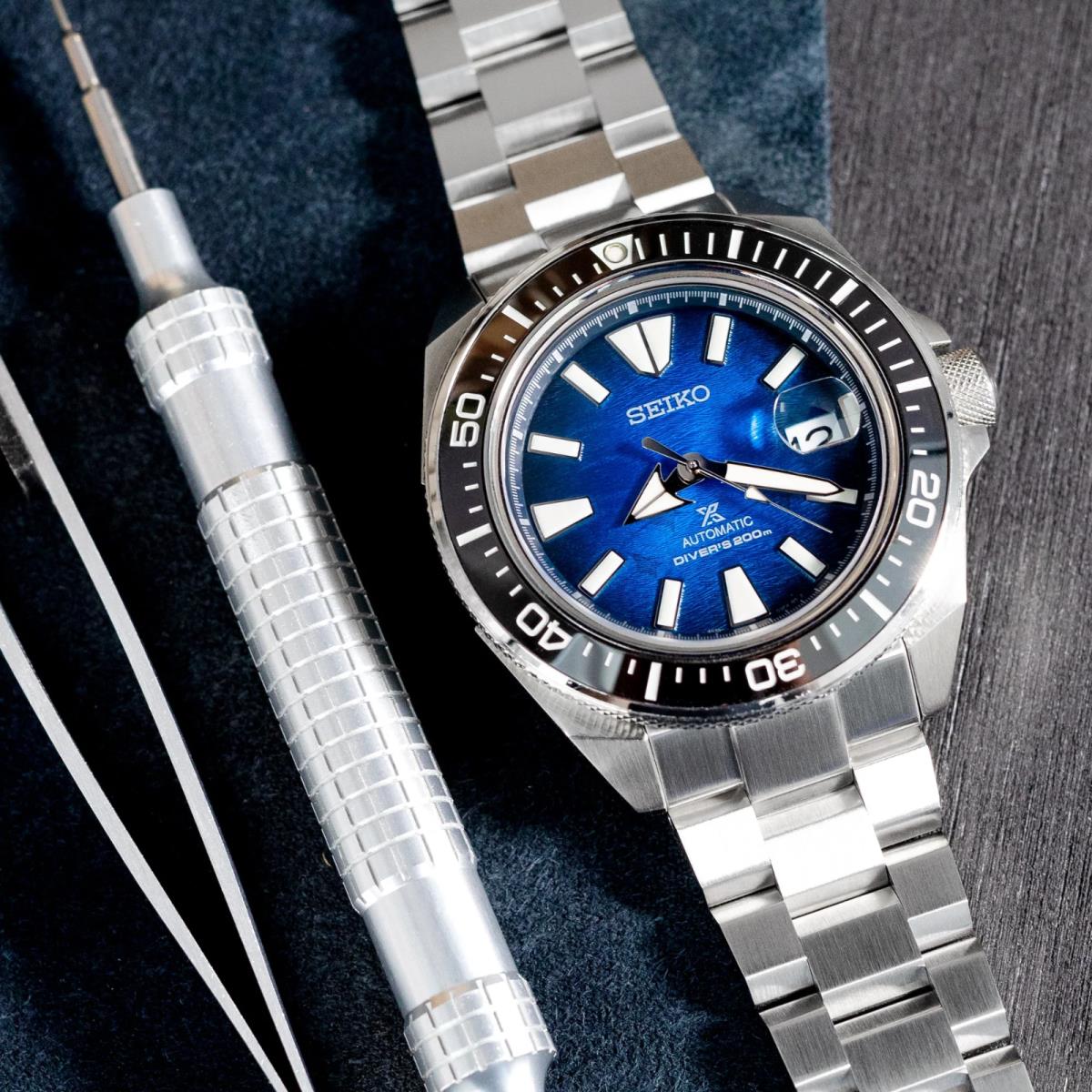 Seiko SRPE33 Prospex Samurai Manta Raymen`s Watch Silver-tone 44mm  Stainless St | 067042050745 - Seiko watch Prospex - Blue Dial, Silver Band,  Black Bezel | Fash Direct