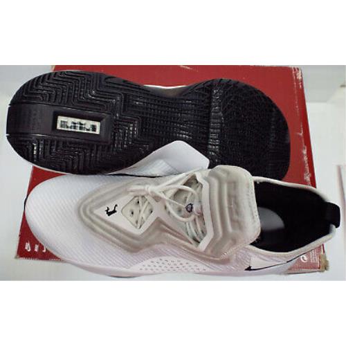 Nike shoes  - White & Black 1