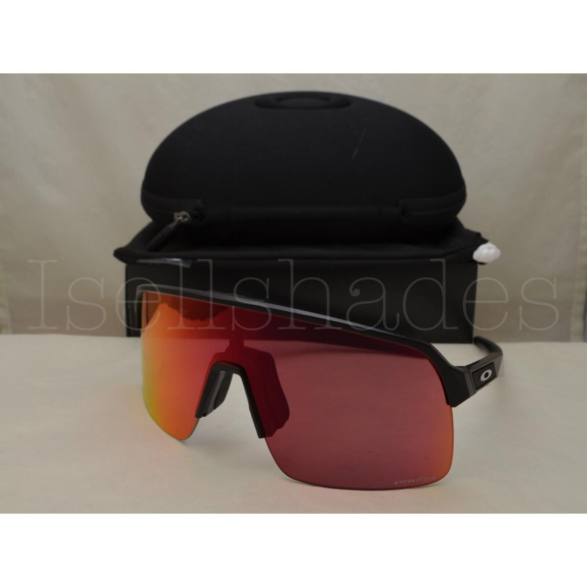 Oakley Sutro Lite OO9463-21 39 Matte Black with Prizm Field Lens - Frame: Black, Lens: Multicolor