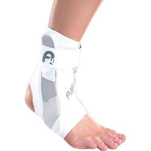 Aircast A60 Ankle Support Brace Right Foot White Small Shoe Size: Men`s 4-7
