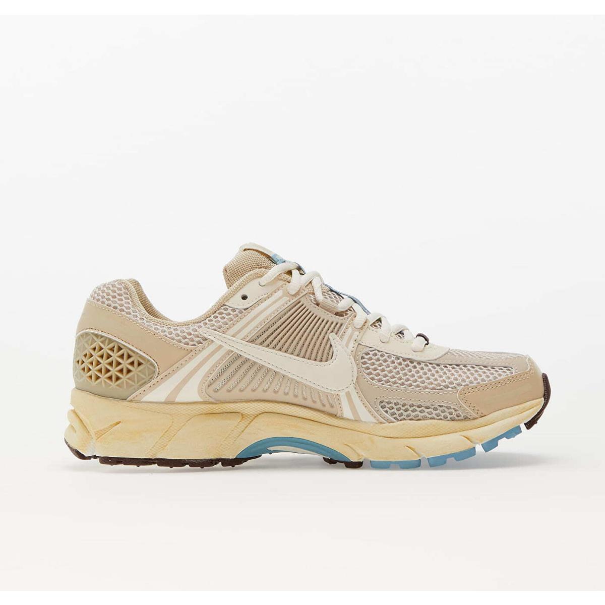 Nike shoes Zoom Vomero - Oatmeal/ Pale Ivory-Sail-Lt Chocolate 2