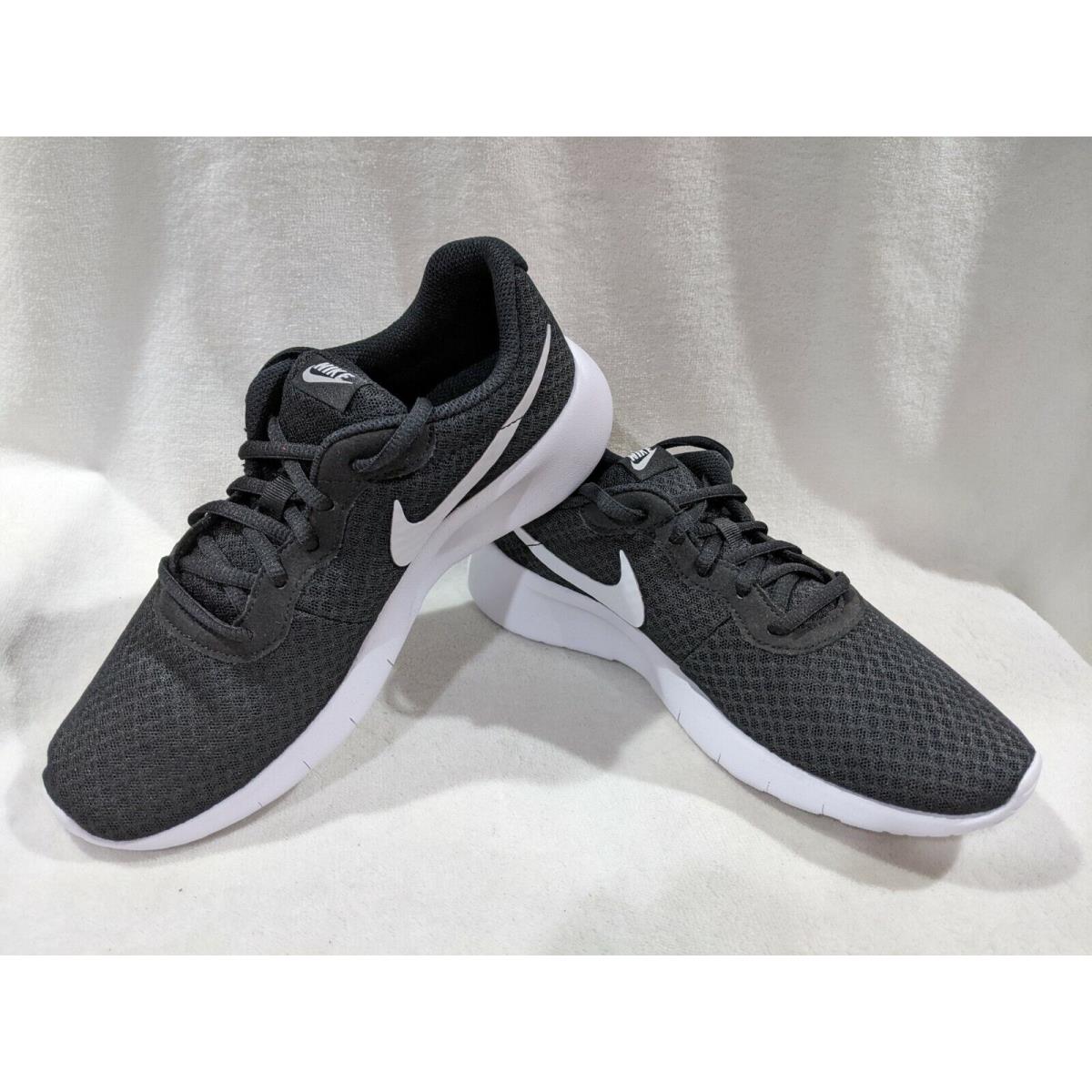 Contradecir personaje Todo el mundo Nike Tanjun GS Black/white Boy`s Running Shoes - Size 7Y 818381-011 | - Nike  shoes Tanjun - Black , White | SporTipTop