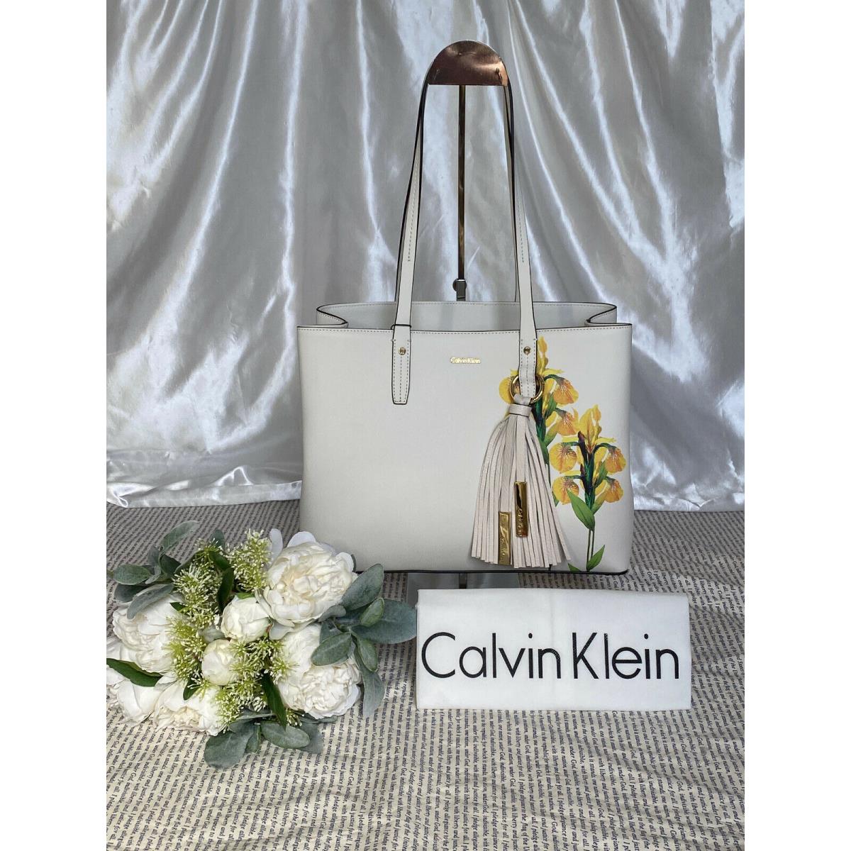 cascade bekken Mechanisch Calvin Klein Maggie Leather Tote -ivory Iris Multi/gol-nwt - Calvin Klein  bag - 750779758076 | Fash Brands