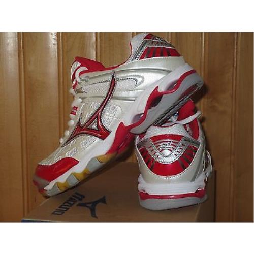 Mizuno shoes  - White and Red 3