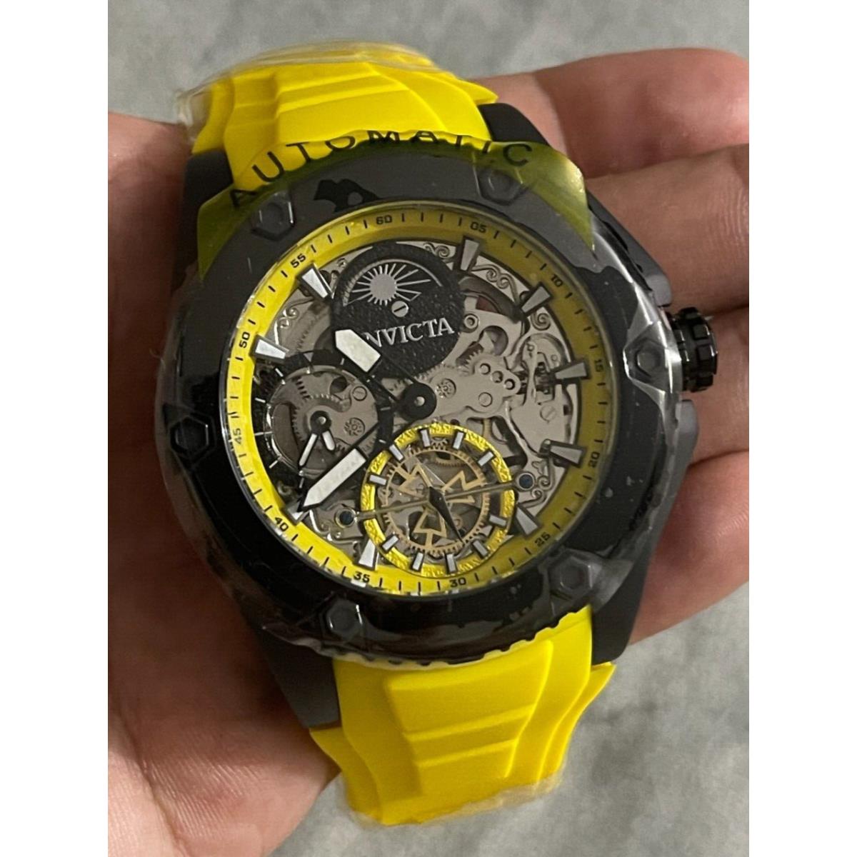 Watch Luxury Sport Invicta Akula Automatic Men 51mm Yellow Silicone