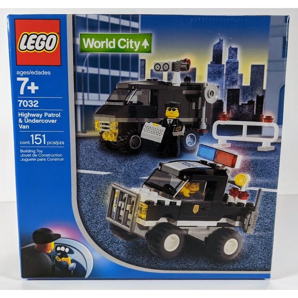 Police 4WD and Undercover Van Lego World City: Police 7032