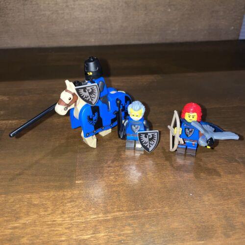 Lego Castle Black Falcons 3 Minifigures Horse and Barding. Lego 10305 Falconer