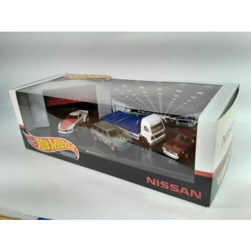 Hot Wheels Premium Display Nissan Set GMH40 Datsun 510 Fairlady Laurel Diorama
