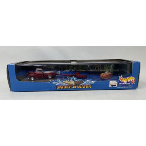 Hot Wheels Collectibles Smoke `N Water in Display Case//