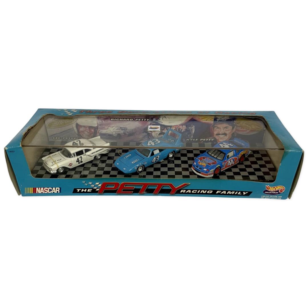 1997 Hot Wheels Nascar The Petty Racing Family Limited Edition Set