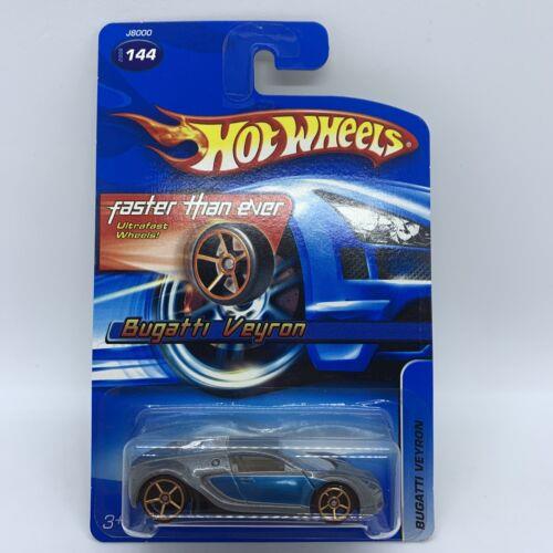 Hot Wheels Bugatti Veyron Gray with Blue 2006 Faster Than Ever 1:64 144