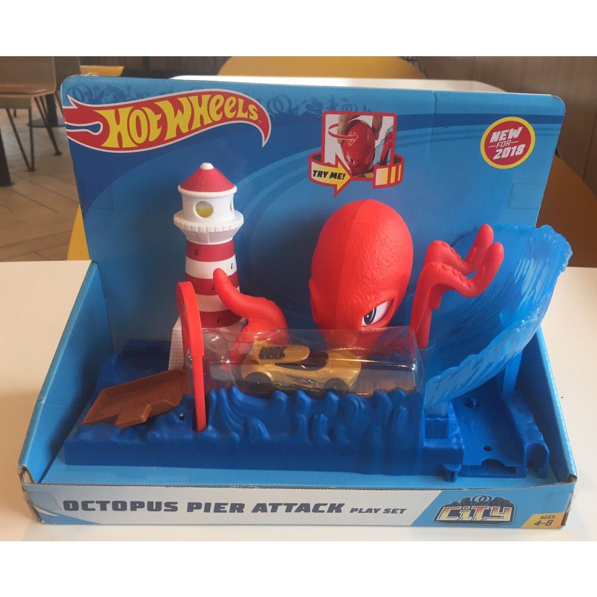 Hot Wheels City Octopus Pier Attack 2018 Mattel Play Set Box Wear