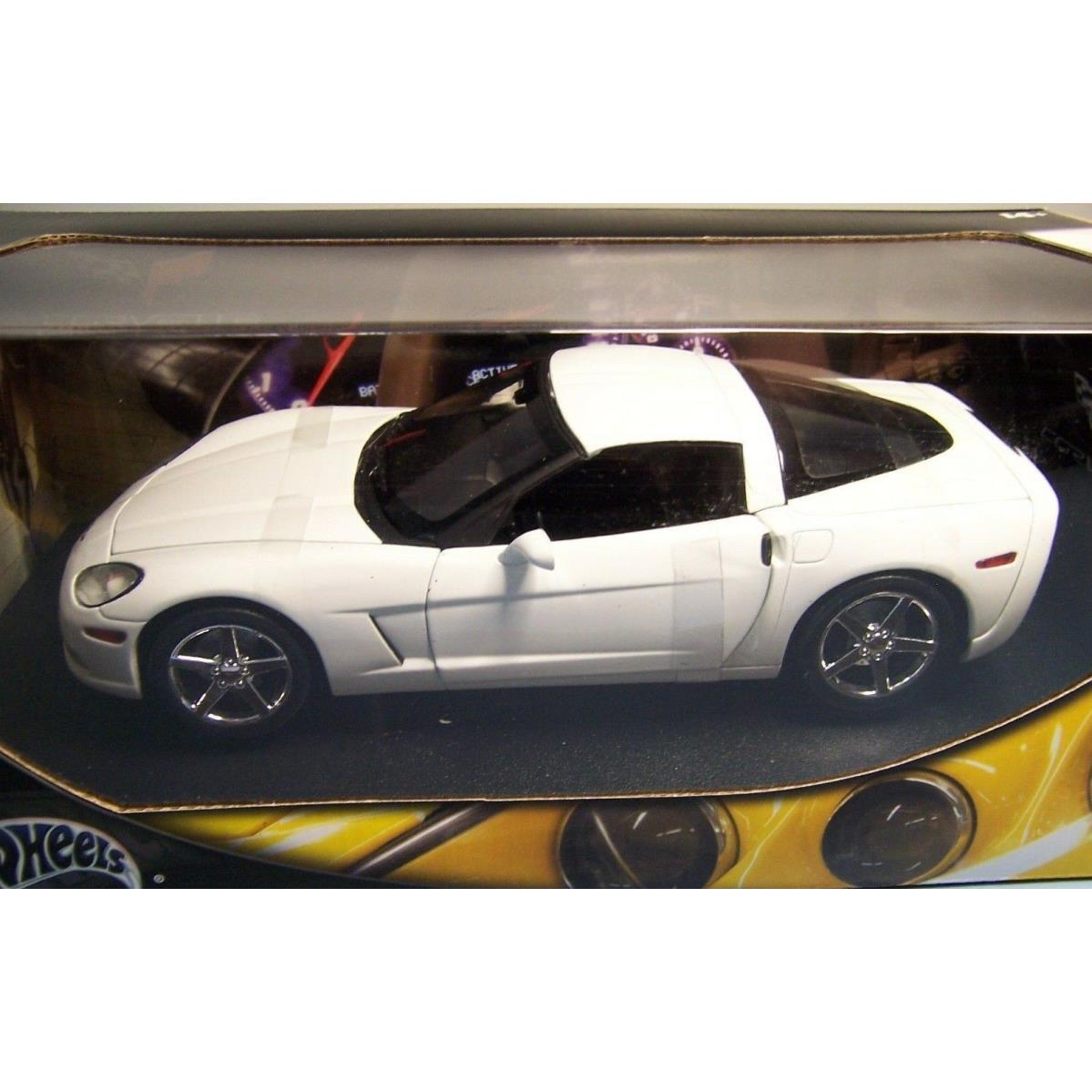 2005 Chevy Corvette C6 White 1/18 Hot Wheels 1:18 Diecast Car 1/8 500