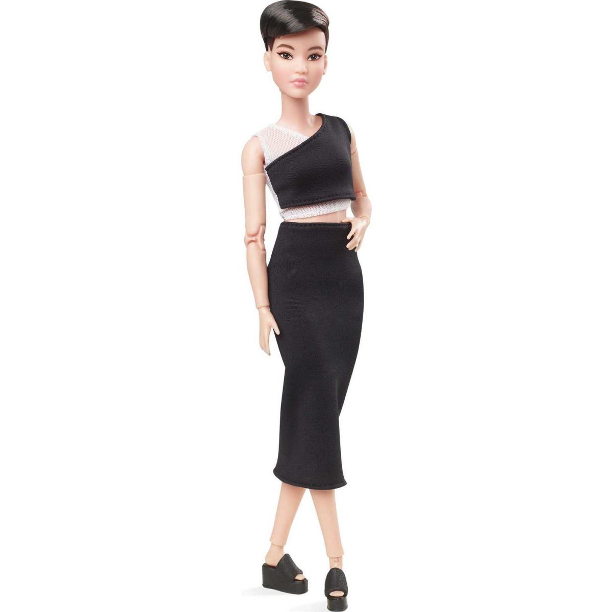 Barbie Signature The Looks Doll Posable Petite Brunette Pixie Cut 3GXB29 Asian