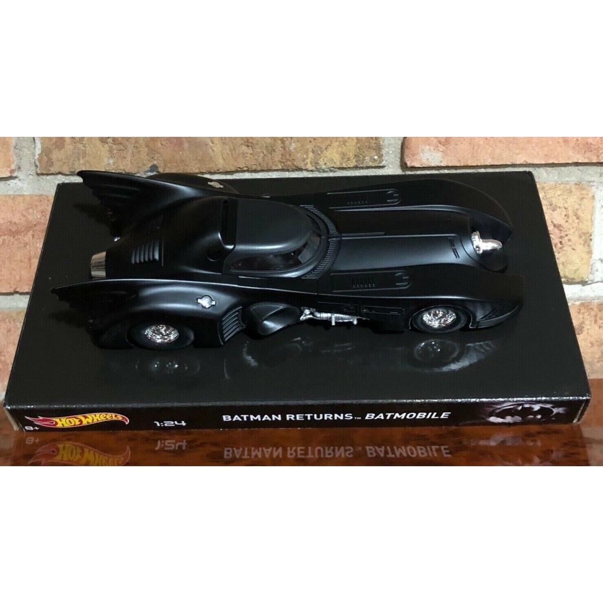 Hot Wheels Batman Returns Batmobile Black 1:24 Scale