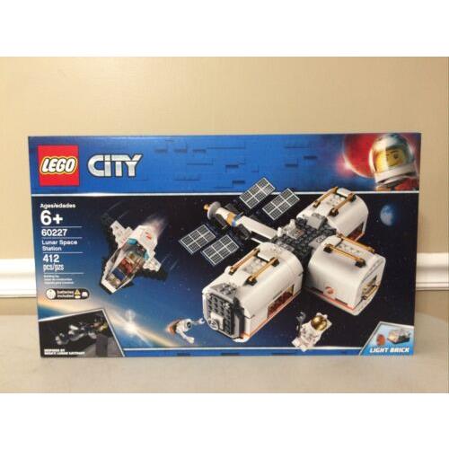Lego 60227 City Lunar Space Station 412 Pieces
