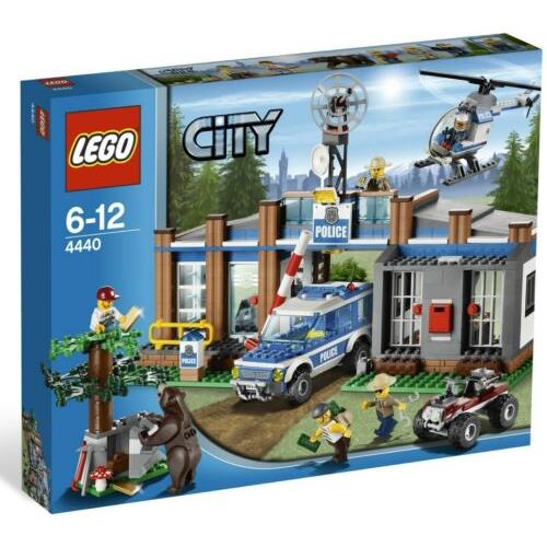 Lego City Forest Police Station 4440 w/ Brown Bear Helicopter Truck Suv Atv