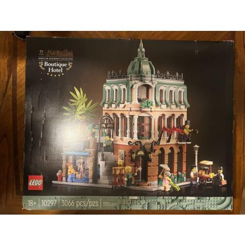 Lego Modular Building Collections - Boutique Hotel - 10297 - 3 066 Pieces
