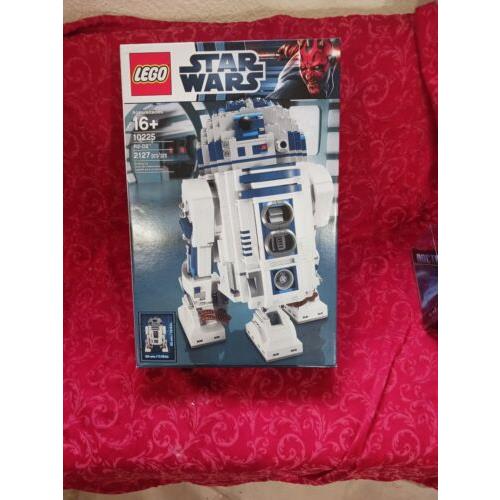 2012 Lego Star Wars 2127 Pieces R2-D2 Set Deco Gift 10225