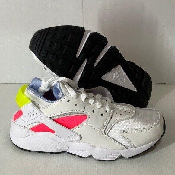 Woman s Nike Air Huarache Running Shoes Size 8 us - White