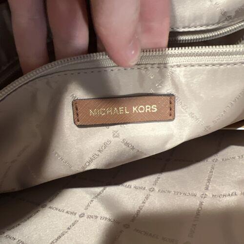 Michael Kors  bag   - Brown Handle/Strap, Gold Hardware, Vanilla Exterior 4