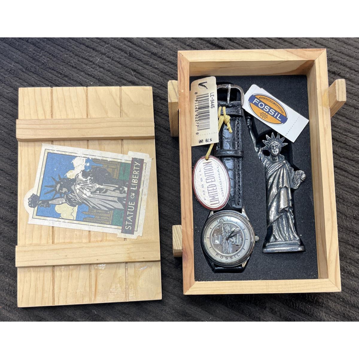 Fossil Statue Of Liberty Raised 3-D Watch Set 495