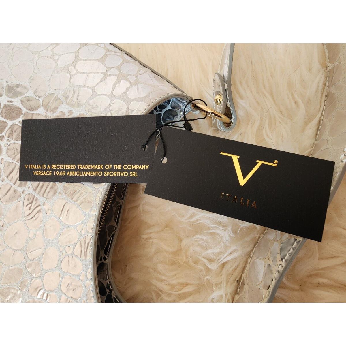 V Italia Versace 1969 Metallic Leather Shoulder Handbag Silver Made in  Italy, - Versace bag - White Silver Handle/Strap, Gold Hardware, White  Silver Exterior