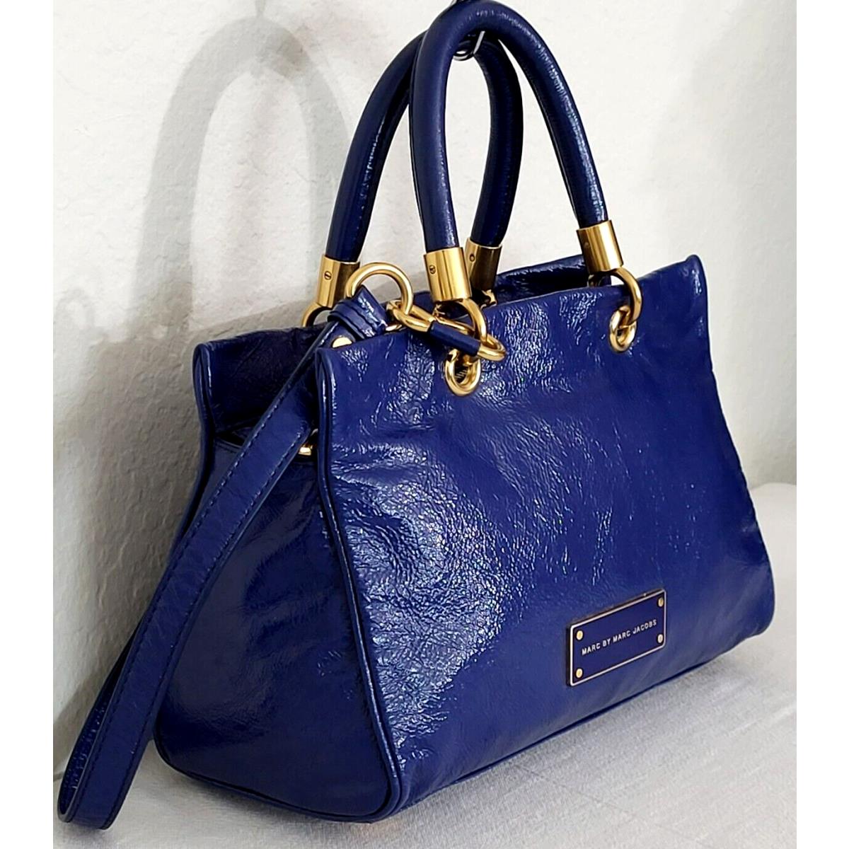 Marc Jacobs  bag  TOO HOT HANDLE - Blue Handle/Strap, Gold Hardware, BRIGHT ROYAL BLUE Exterior 2