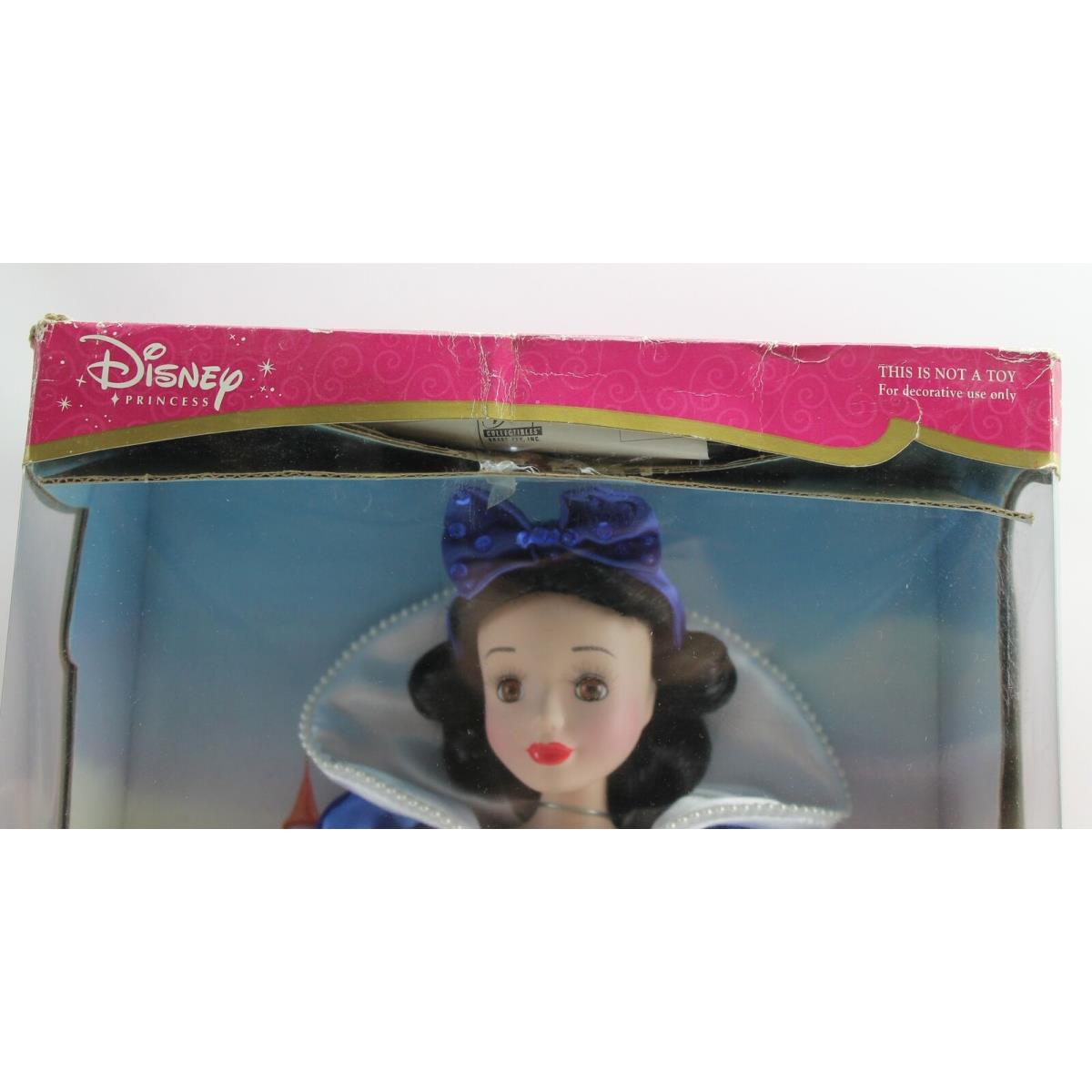 Disney Princess Snow White Porcelain Keepsake Doll 16 Holiday Jewels Edition