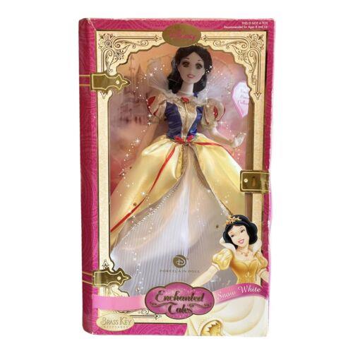 Disney Princess Snow White Porcelain Doll Enchanted Tales Brass Key 16 2007