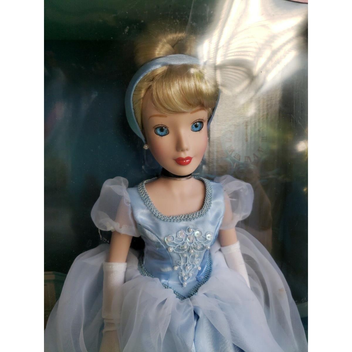 Disney Princess Classic Collection Cinderella Porcelain Keepsake Doll 16