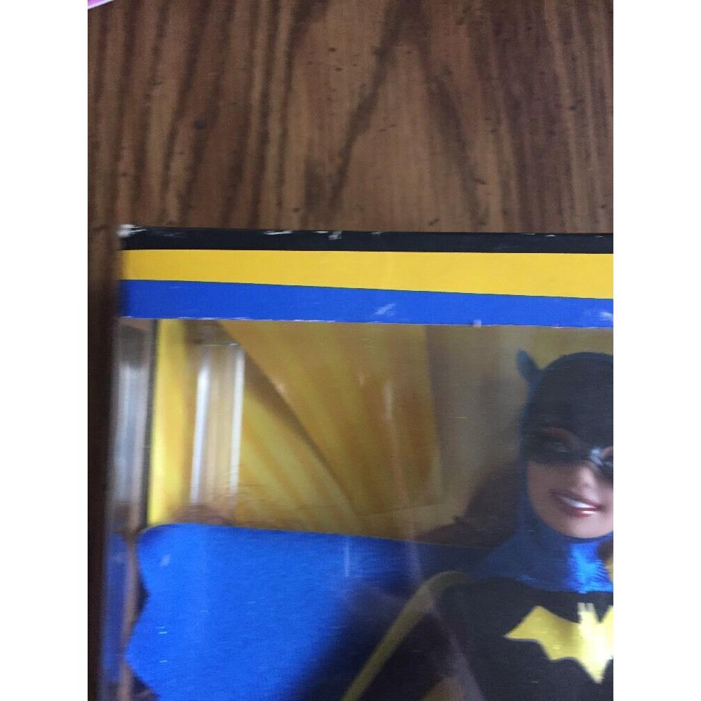 Batgirl Barbie DC Comics WB 2004 - Minty Nrfb