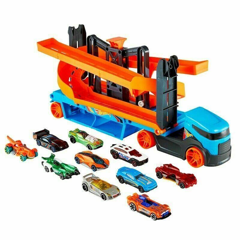 Hot Wheels Lift and Launch Hauler with 10 Hot Wheels Vehicles