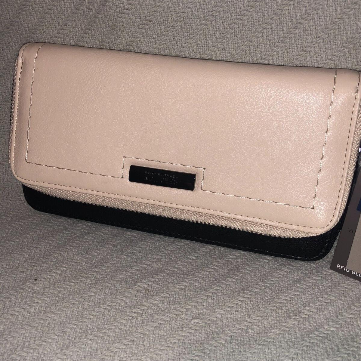 Kenneth Cole Reaction Double Zip Around Vanilla Wallet with Rfid and Battery