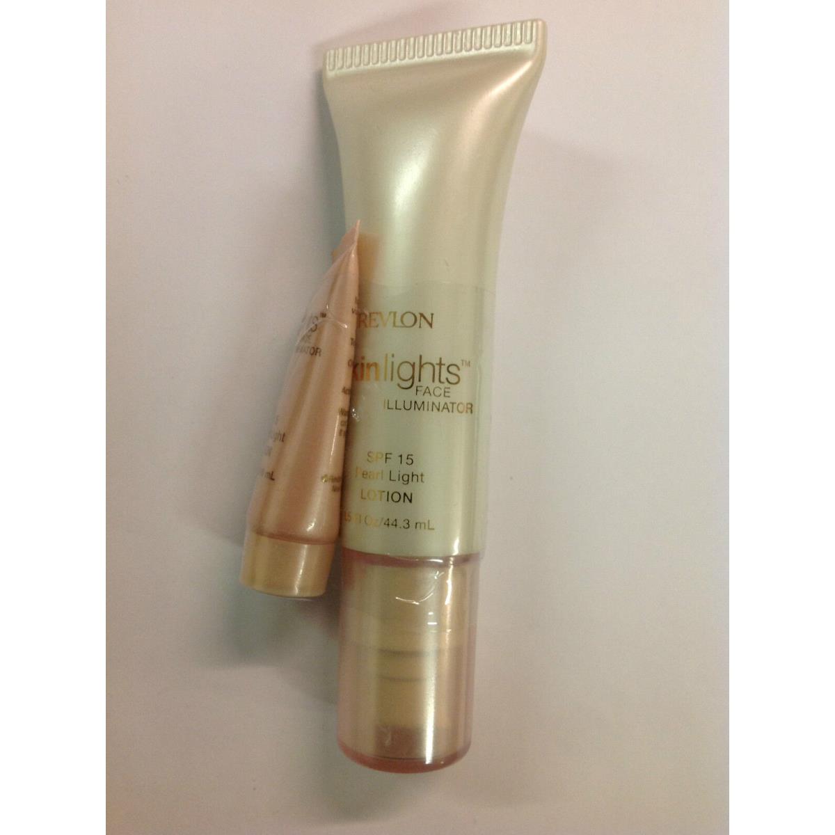 Revlon Skinlights Face Illuminator Pearl Light Lotion Spf 15 New